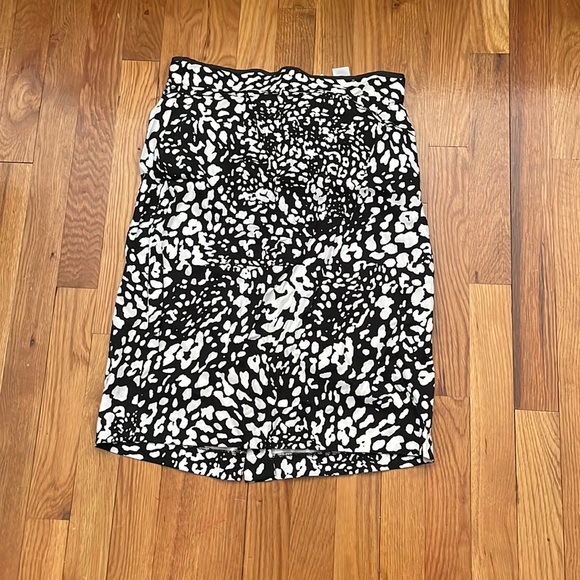 Women skirt - Picture 1 of 1